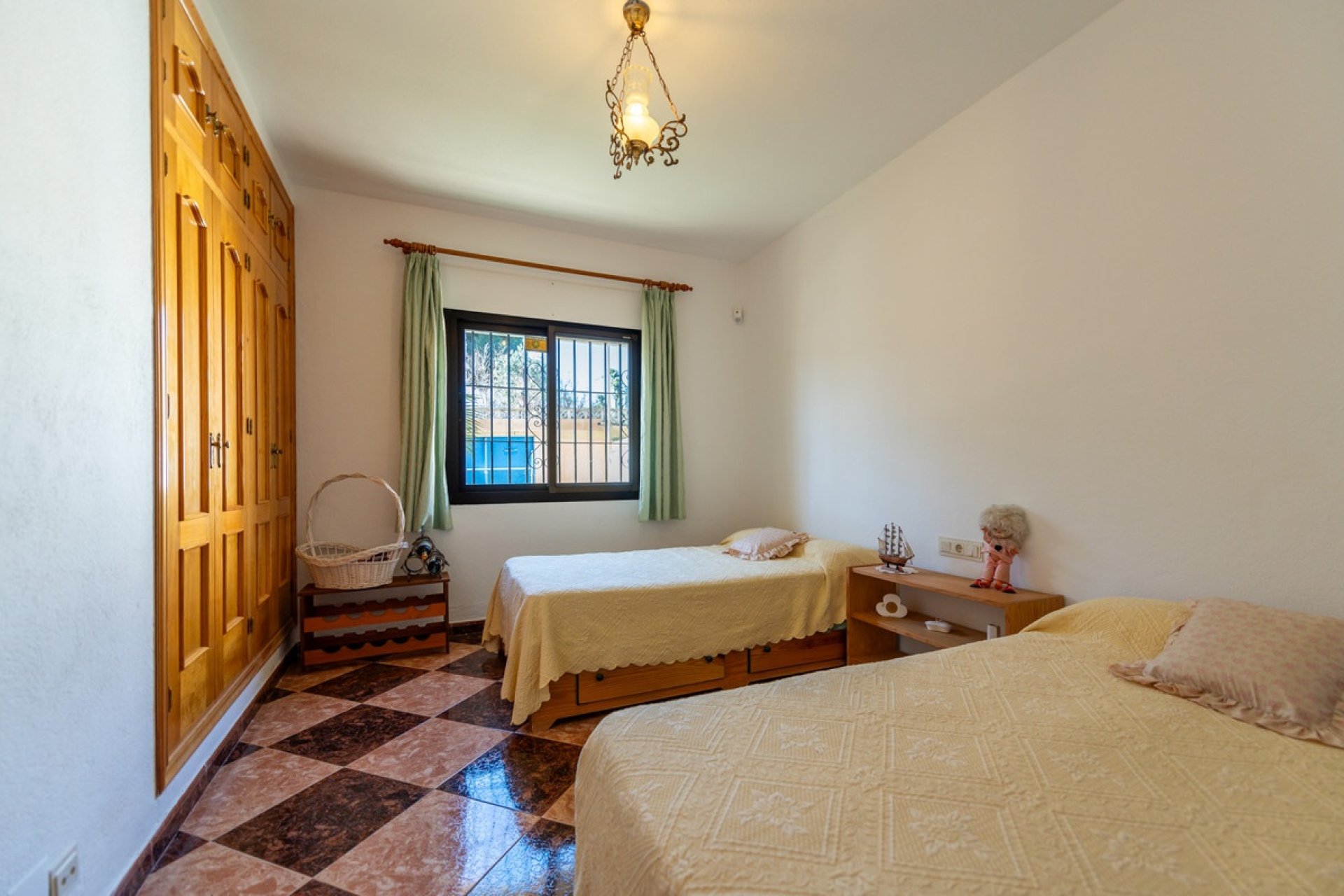 Rynek wtórny - Villa - Marbella - Las Chapas