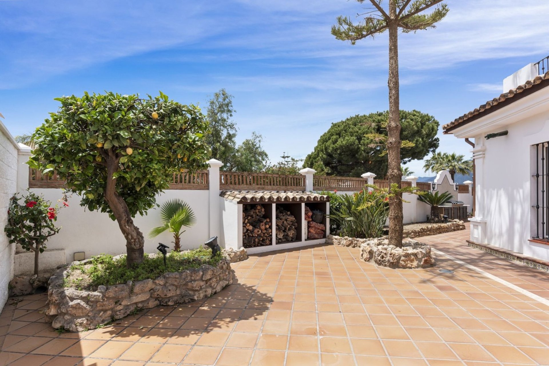Rynek wtórny - Villa - Marbella - Las Chapas
