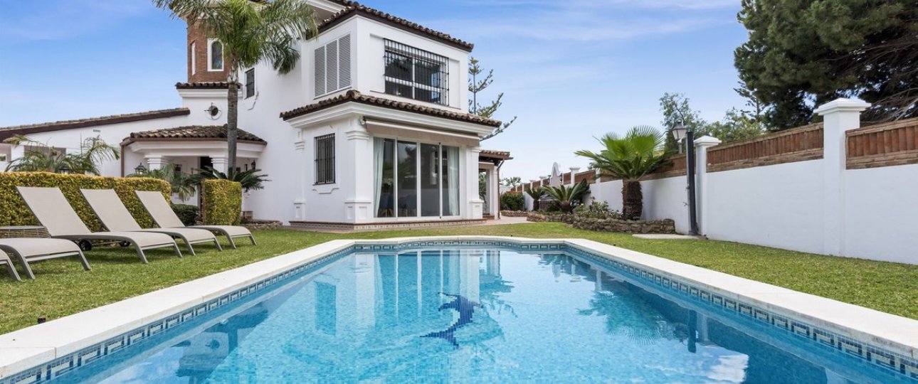 Rynek wtórny - Villa - Marbella - Las Chapas