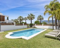 Rynek wtórny - Villa - Marbella - Las Chapas
