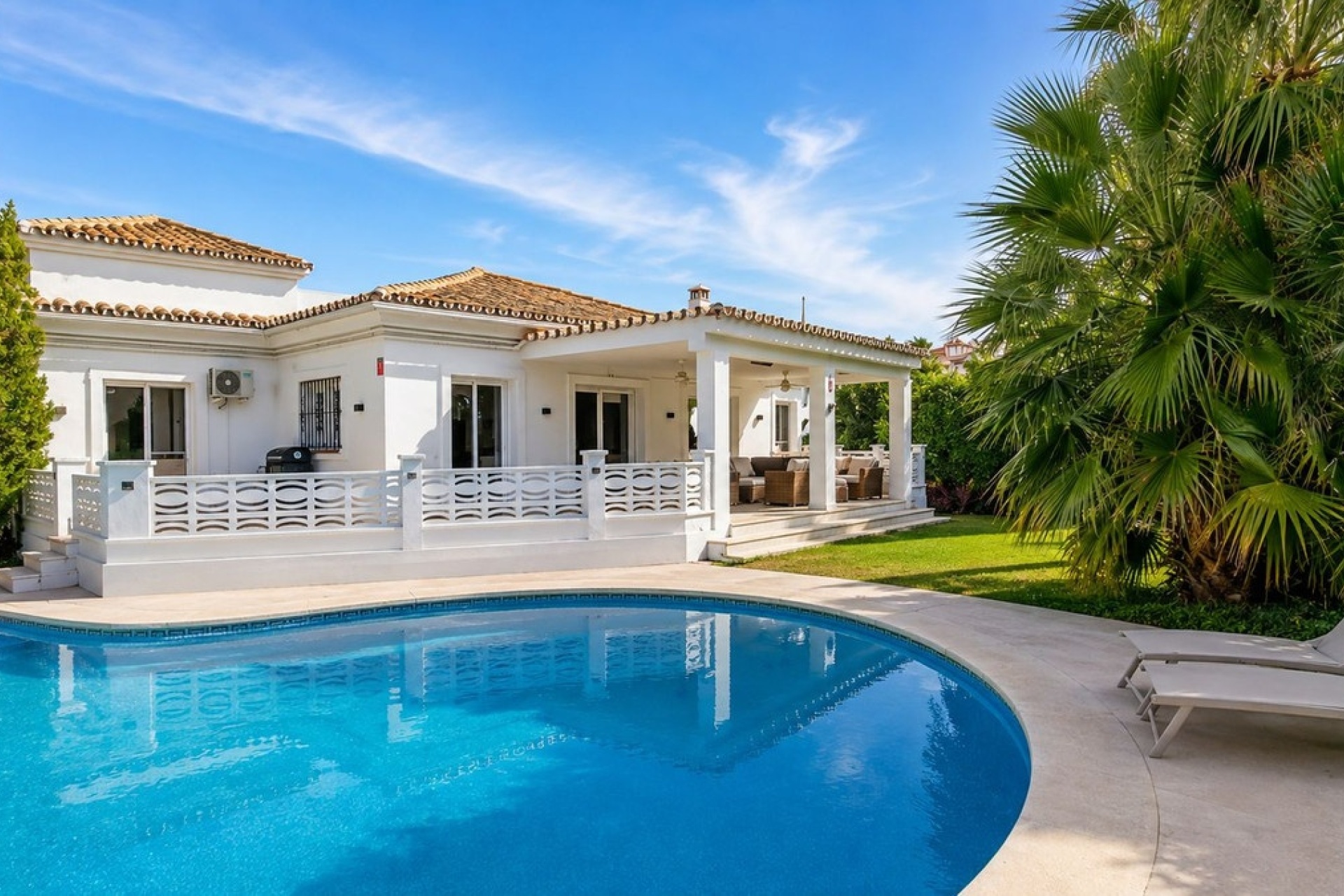 Rynek wtórny - Villa - Marbella - Las Chapas