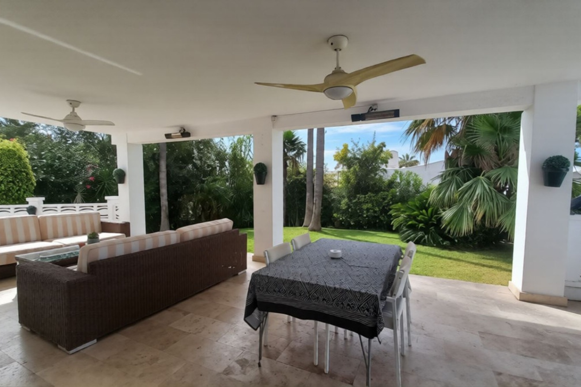 Rynek wtórny - Villa - Marbella - Las Chapas