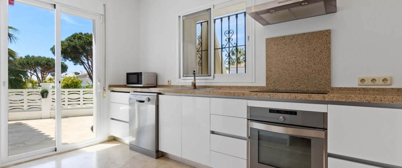 Rynek wtórny - Villa - Marbella - Las Chapas