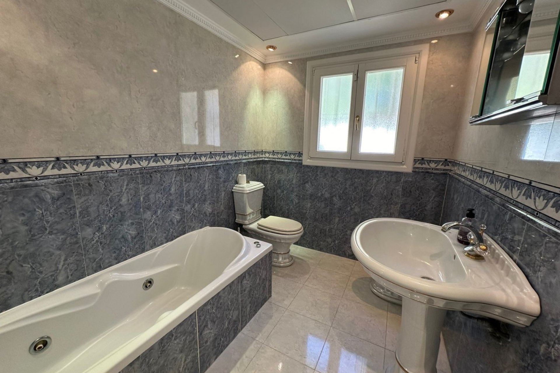 Rynek wtórny - Villa - Marbella - Marbesa