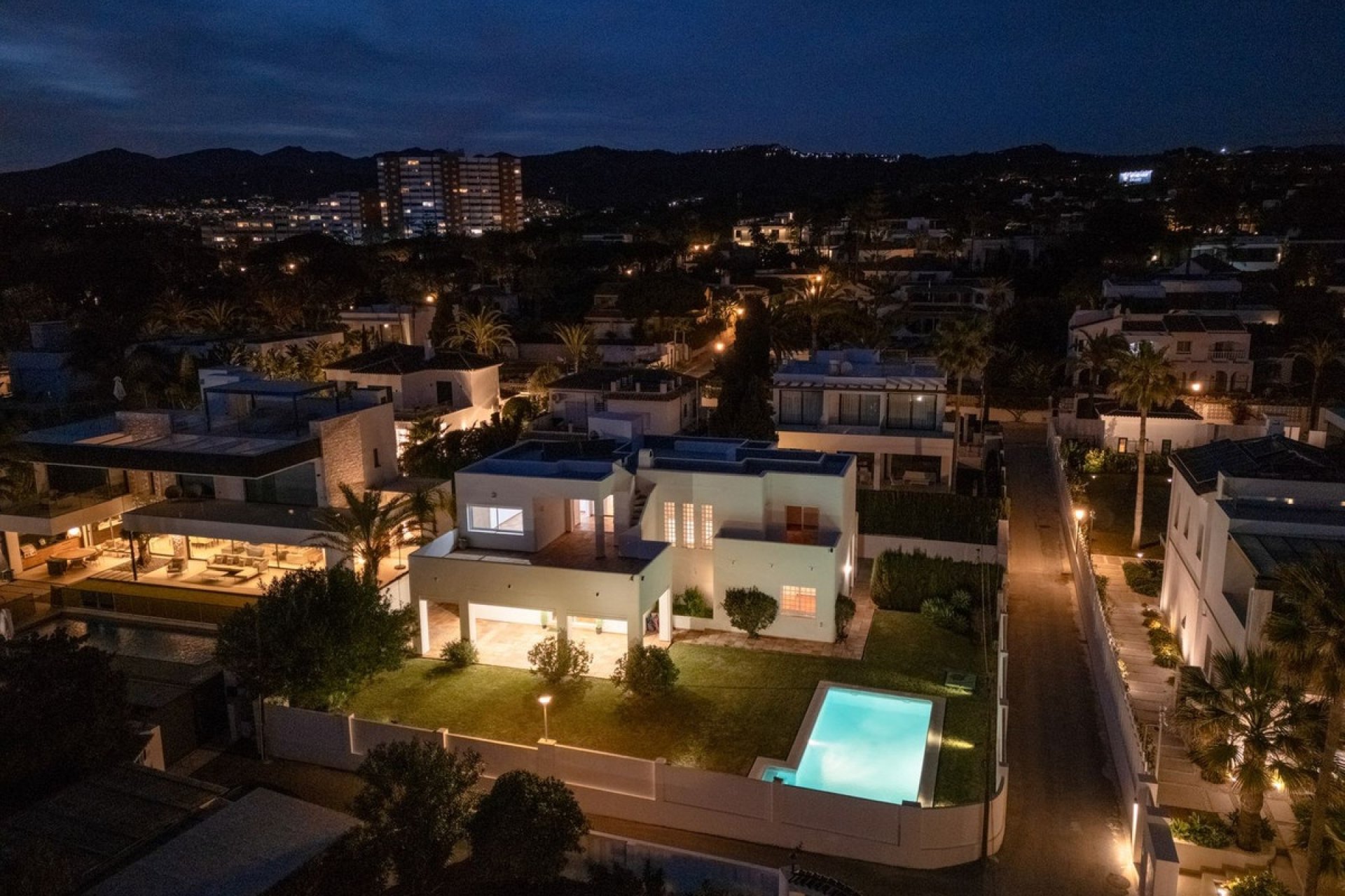 Rynek wtórny - Villa - Marbella - Marbesa