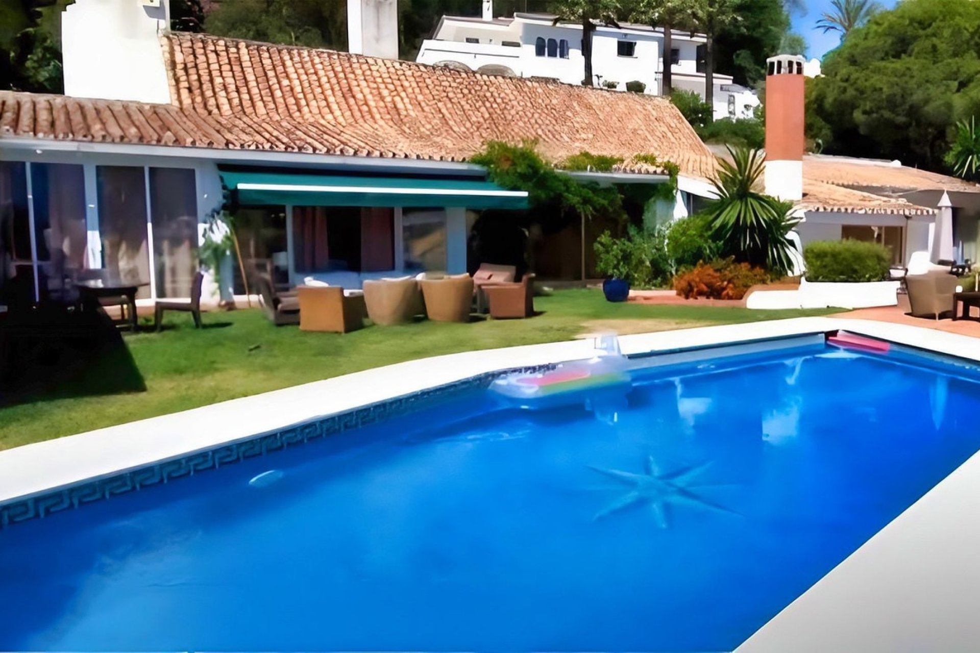 Rynek wtórny - Villa - Marbella - Nueva Andalucía