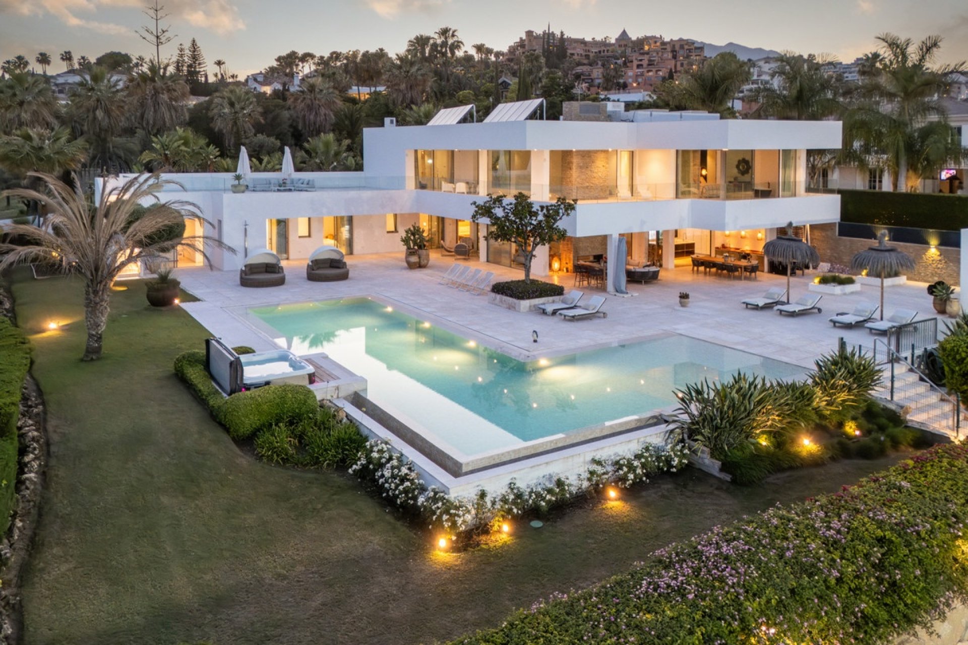 Rynek wtórny - Villa - Marbella - Nueva Andalucía