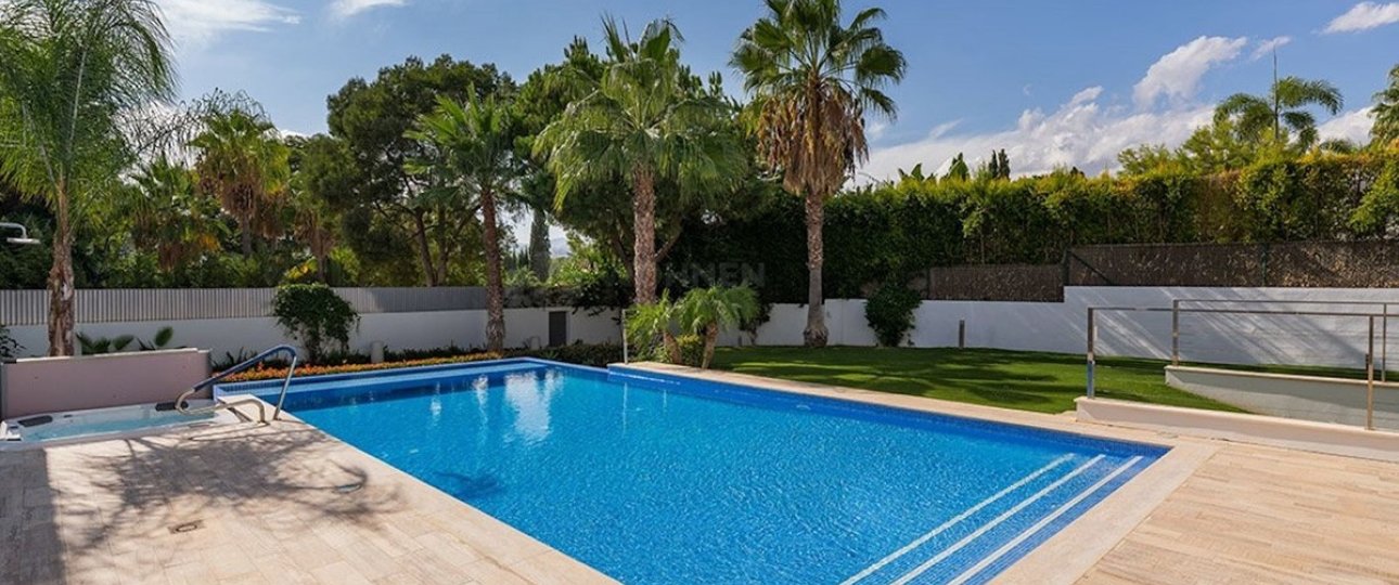 Rynek wtórny - Villa - Marbella - Nueva Andalucía