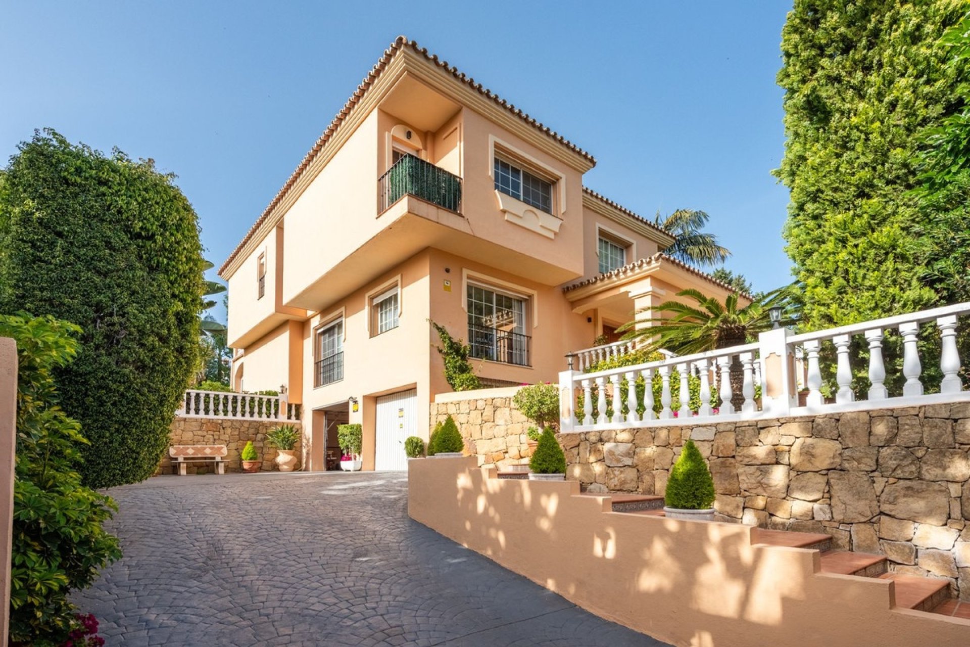 Rynek wtórny - Villa - Marbella - Nueva Andalucía