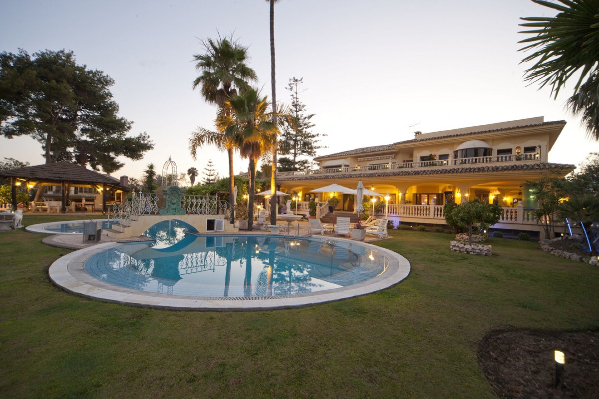Rynek wtórny - Villa - Marbella - Nueva Andalucía