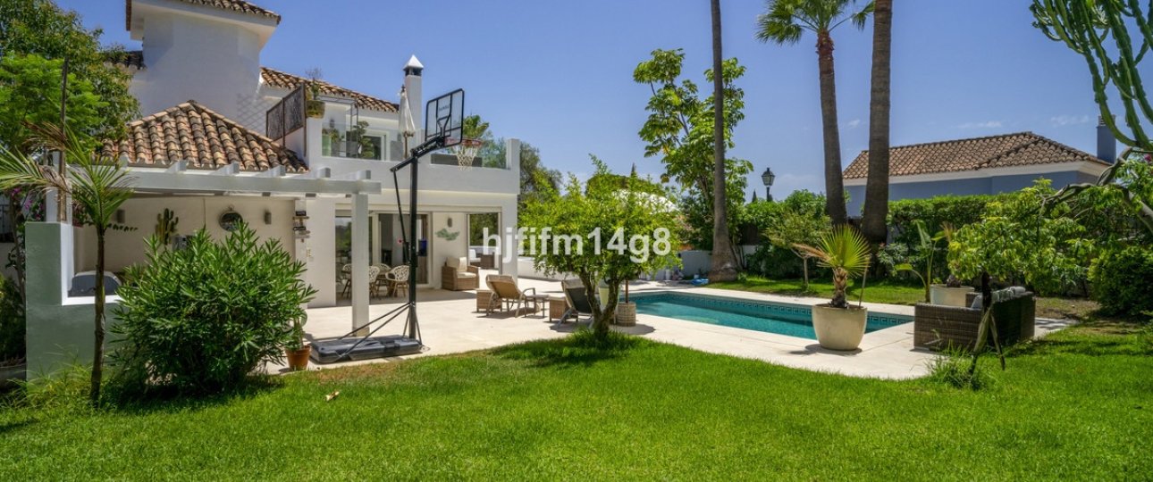 Rynek wtórny - Villa - Marbella - Nueva Andalucía