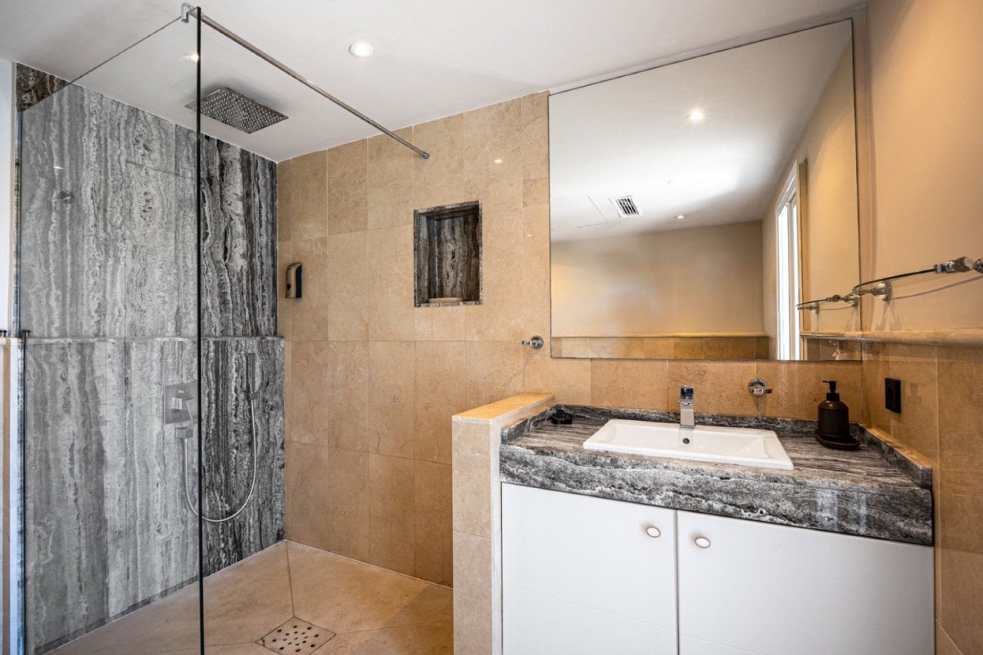 Rynek wtórny - Villa - Marbella - Nueva Andalucía