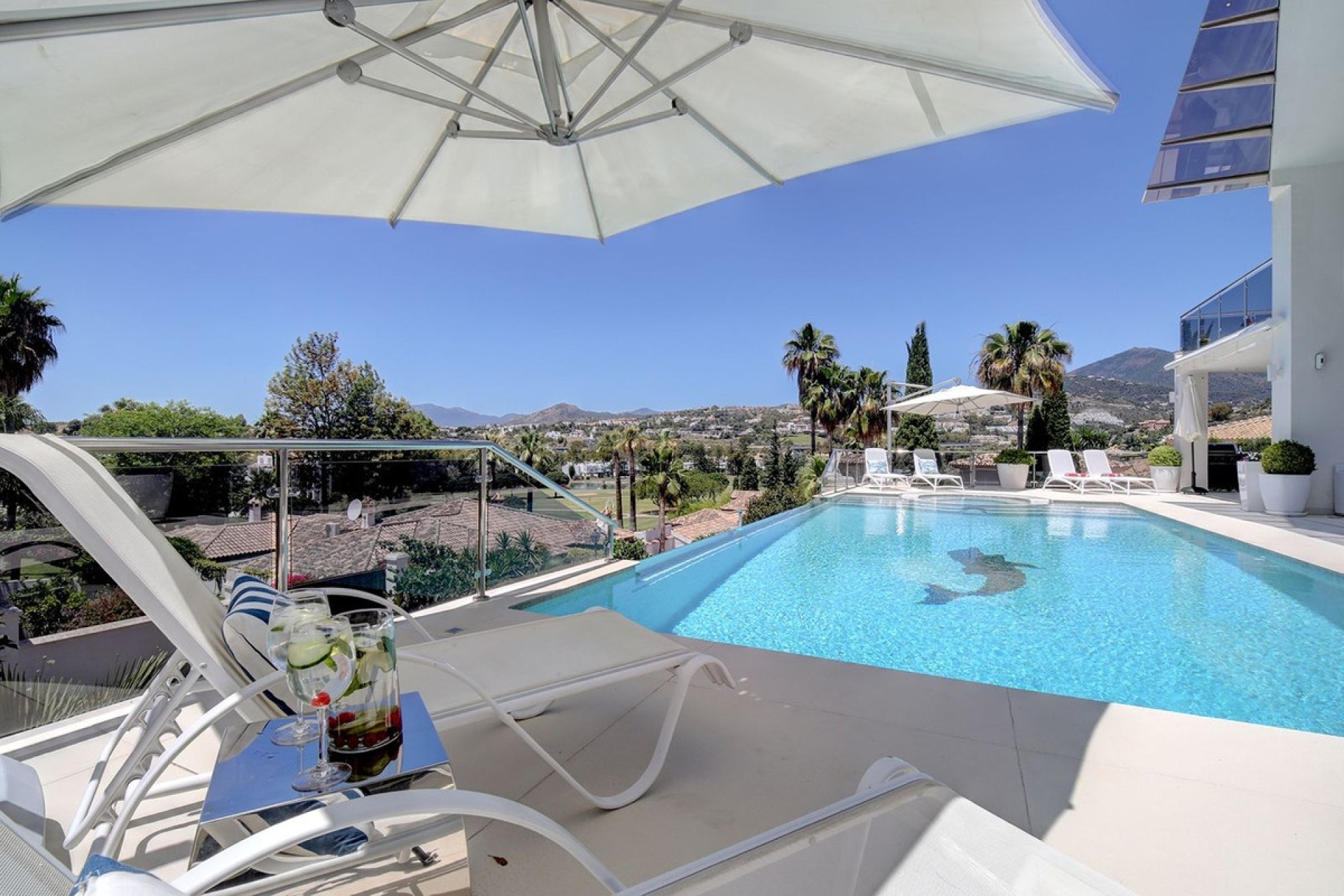 Rynek wtórny - Villa - Marbella - Nueva Andalucía