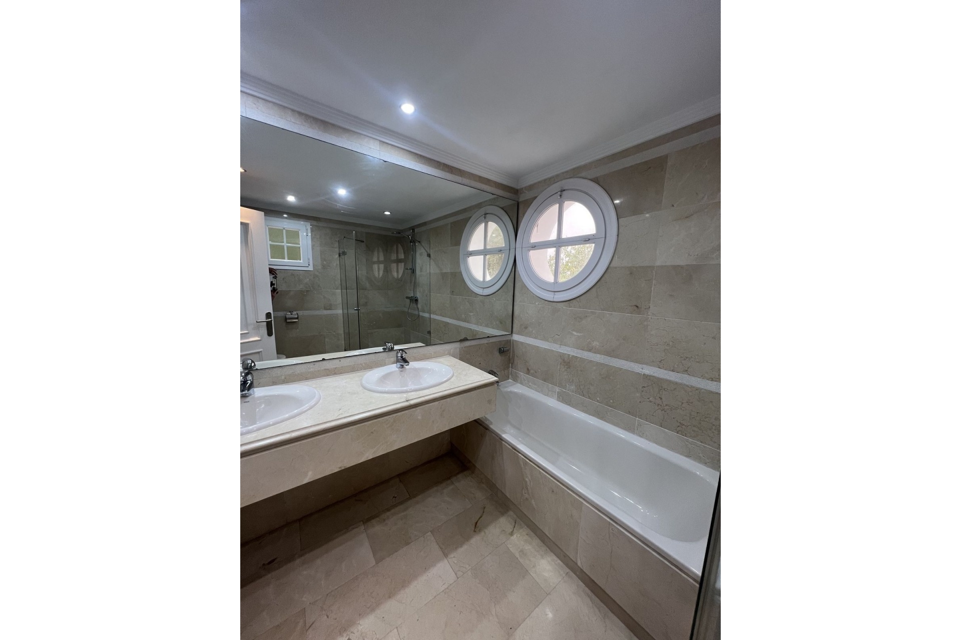 Rynek wtórny - Villa - Marbella - Nueva Andalucía