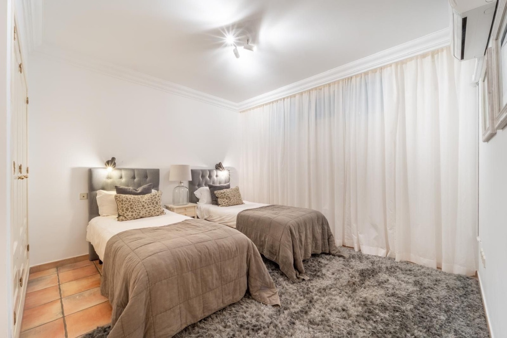Rynek wtórny - Villa - Marbella - Nueva Andalucía