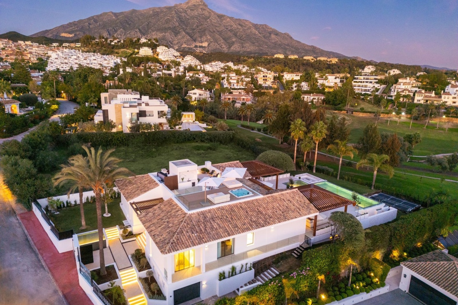 Rynek wtórny - Villa - Marbella - Nueva Andalucía