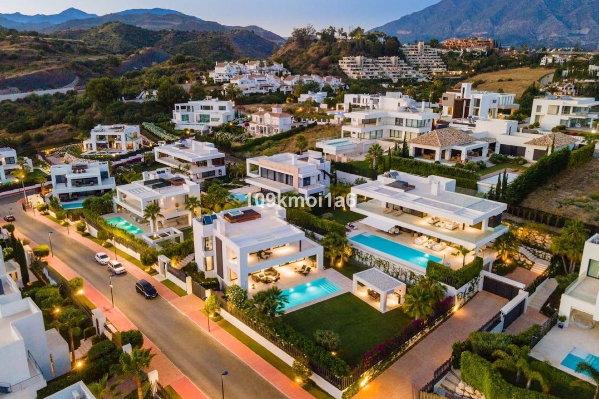 Rynek wtórny - Villa - Marbella - Nueva Andalucía
