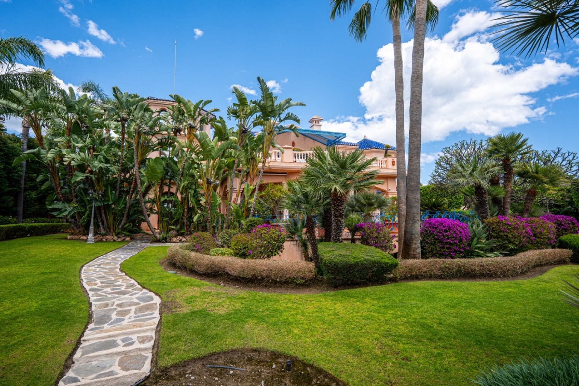 Rynek wtórny - Villa - Marbella - Nueva Andalucía