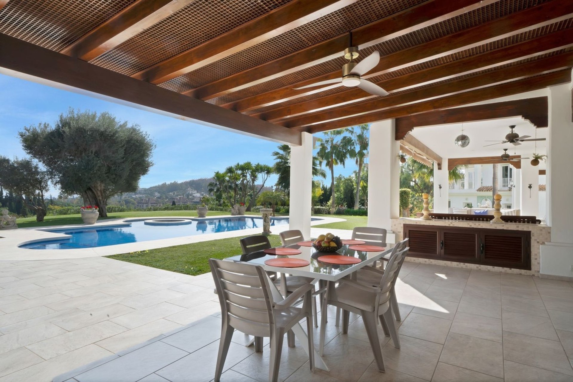 Rynek wtórny - Villa - Marbella - Nueva Andalucía