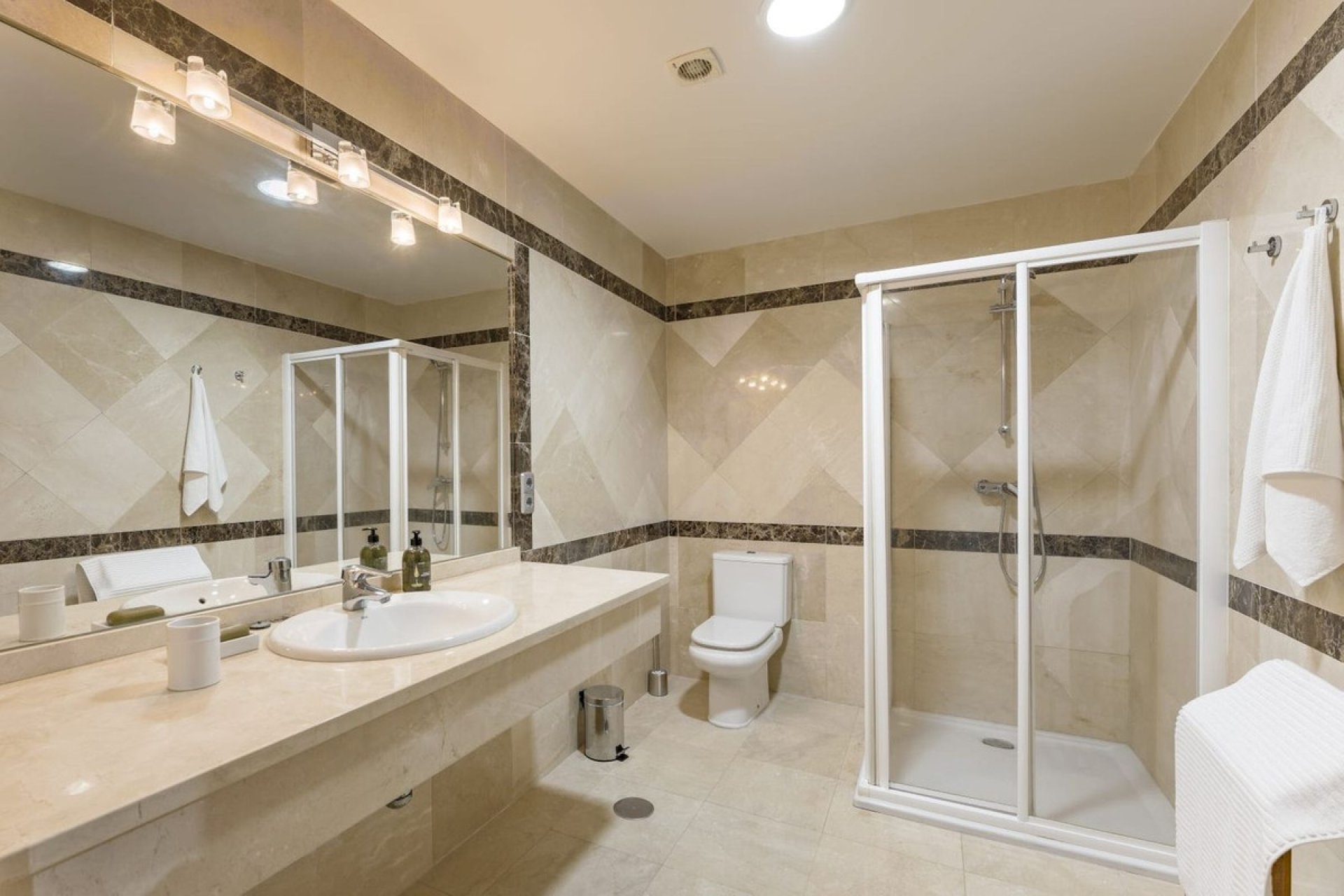 Rynek wtórny - Villa - Marbella - Nueva Andalucía