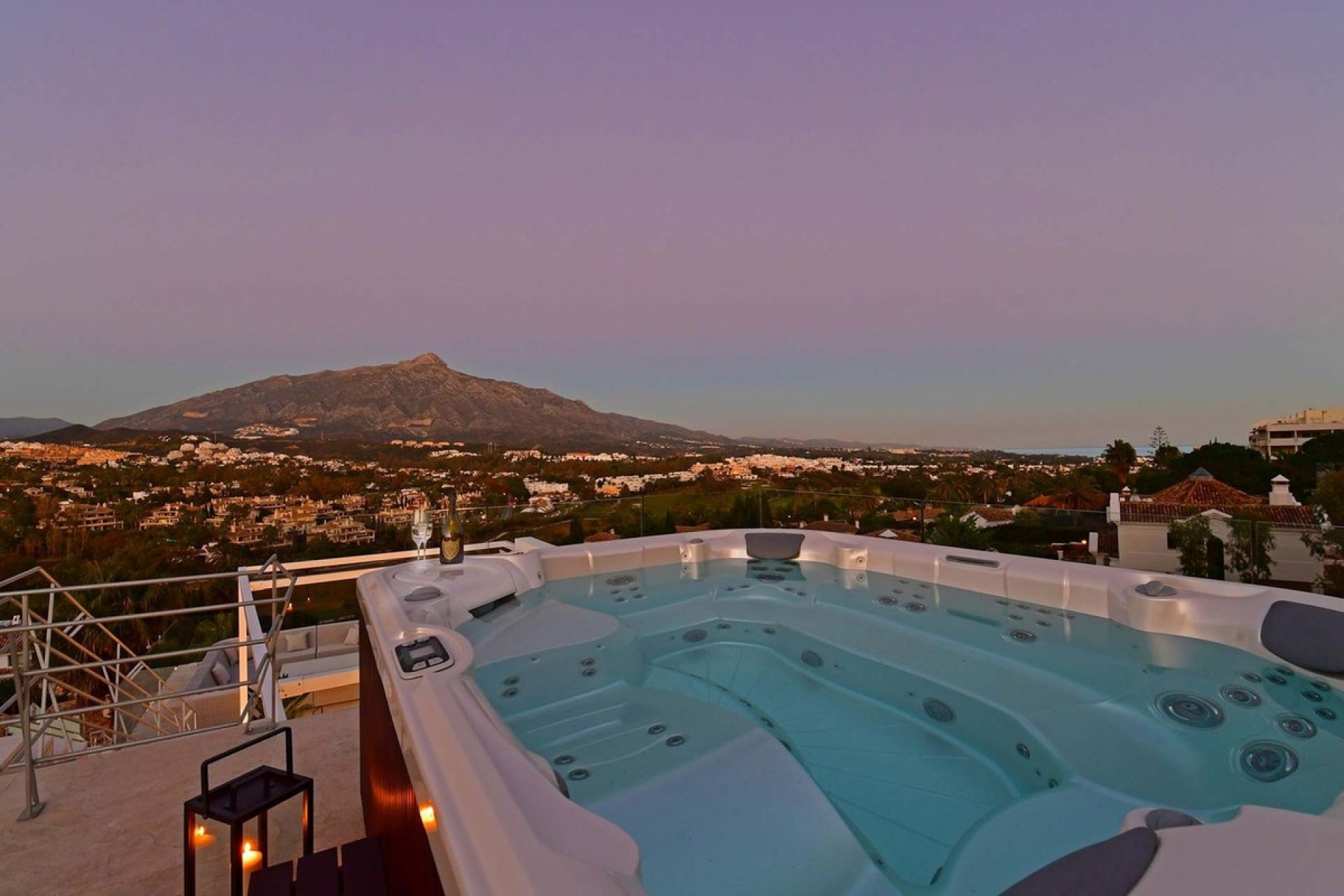 Rynek wtórny - Villa - Marbella - Nueva Andalucía
