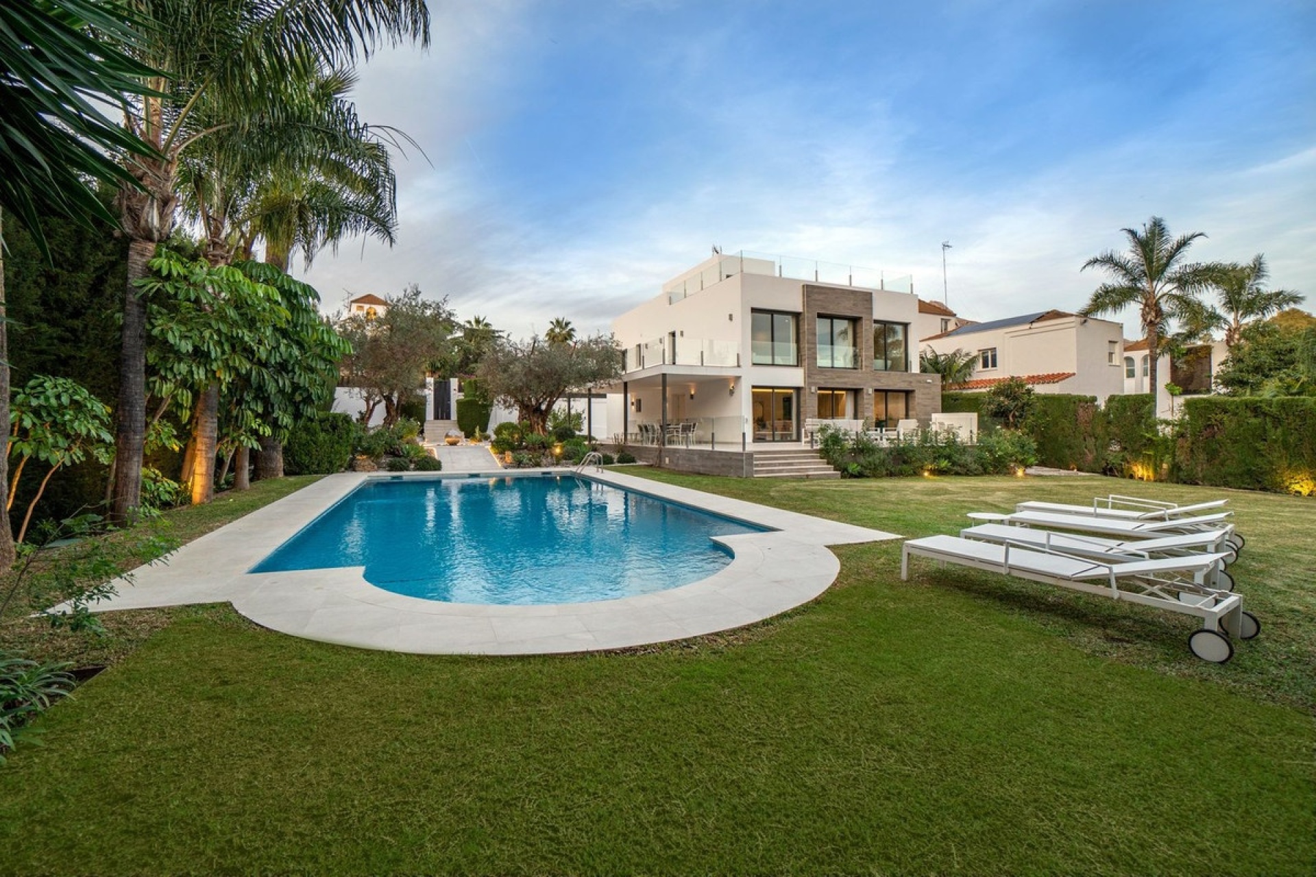 Rynek wtórny - Villa - Marbella - Nueva Andalucía