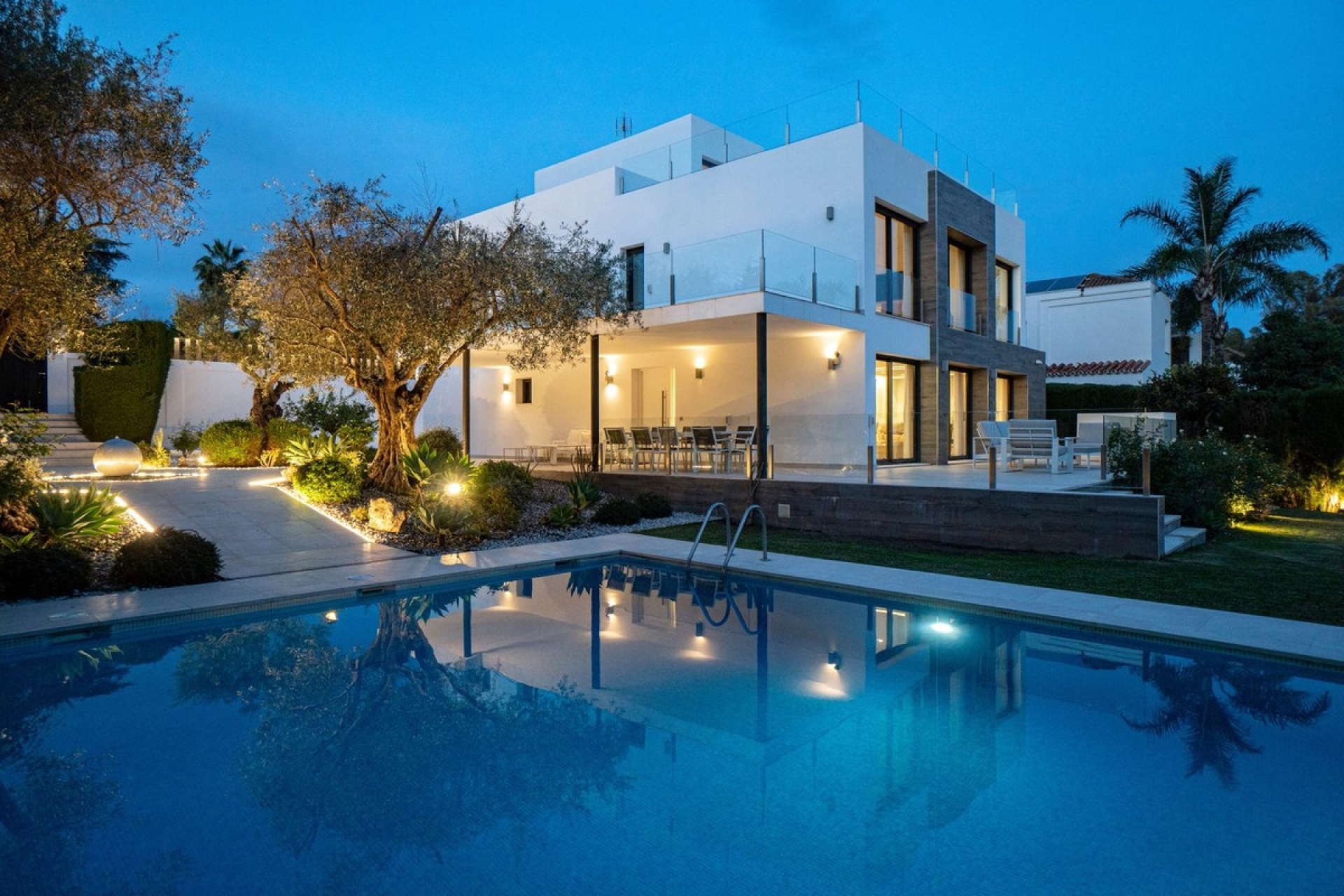 Rynek wtórny - Villa - Marbella - Nueva Andalucía