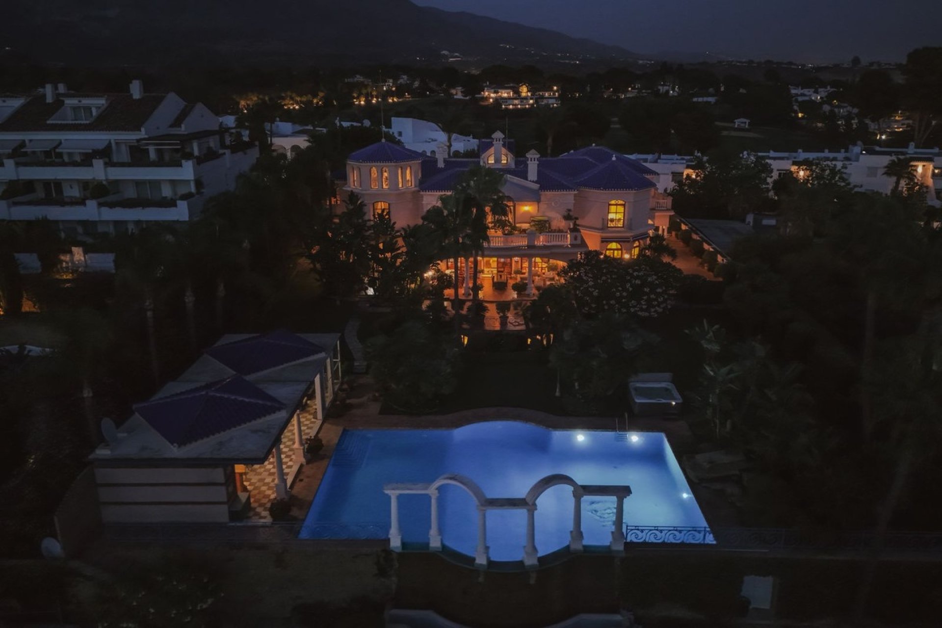 Rynek wtórny - Villa - Marbella - Nueva Andalucía