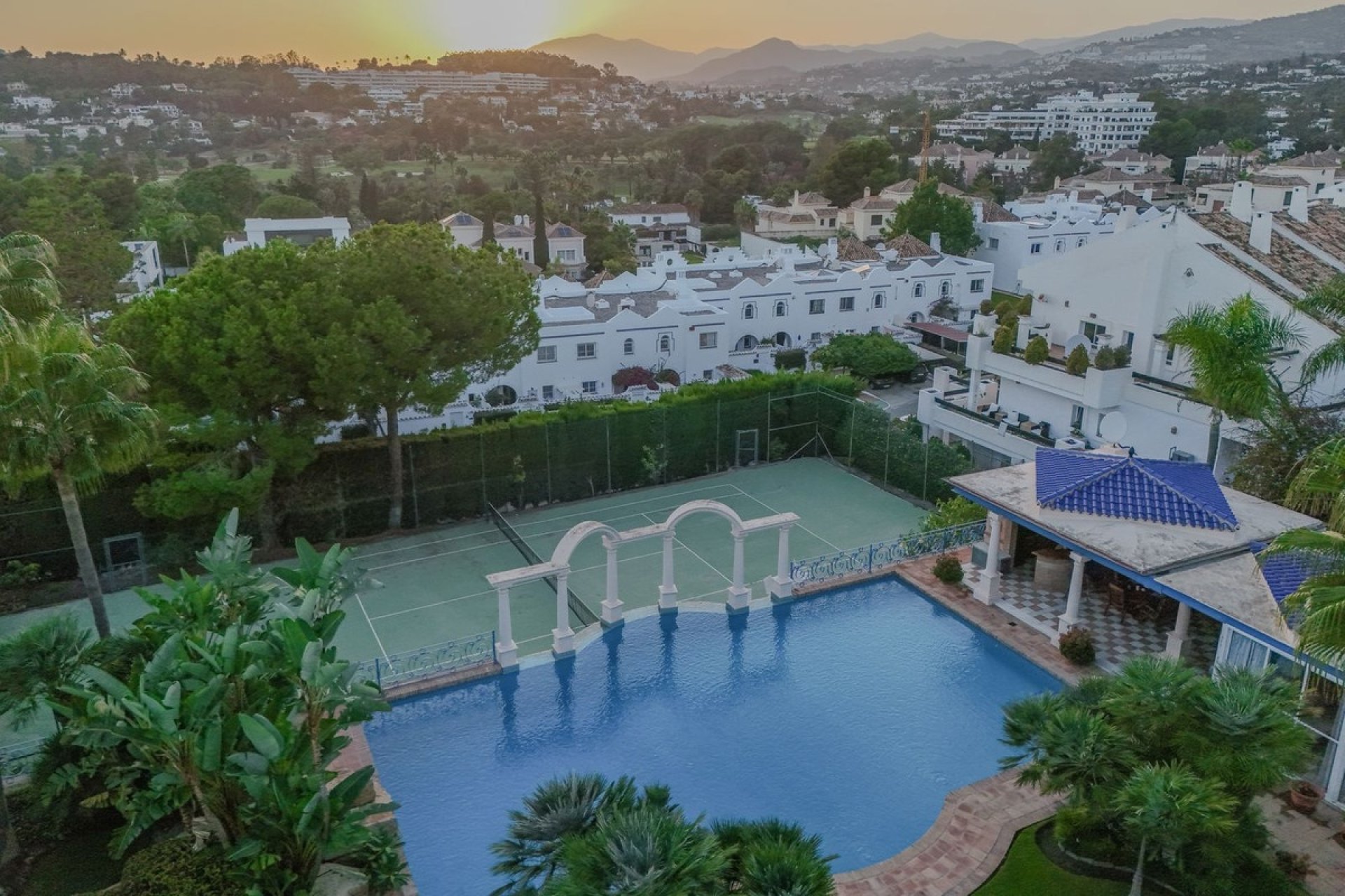 Rynek wtórny - Villa - Marbella - Nueva Andalucía