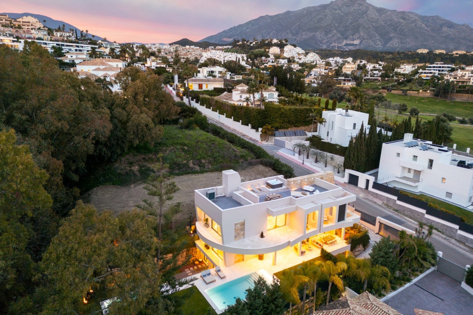 Rynek wtórny - Villa - Marbella - Nueva Andalucía