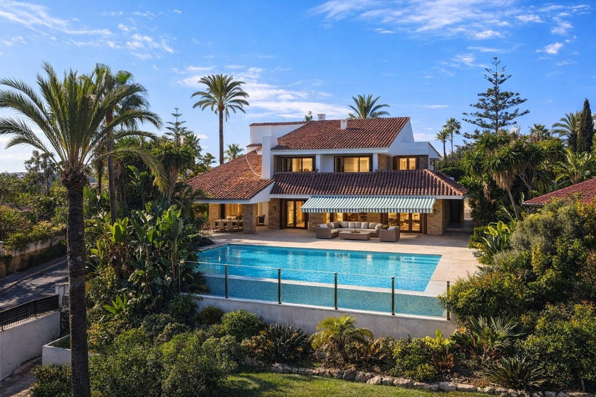 Rynek wtórny - Villa - Marbella - Puerto Banús