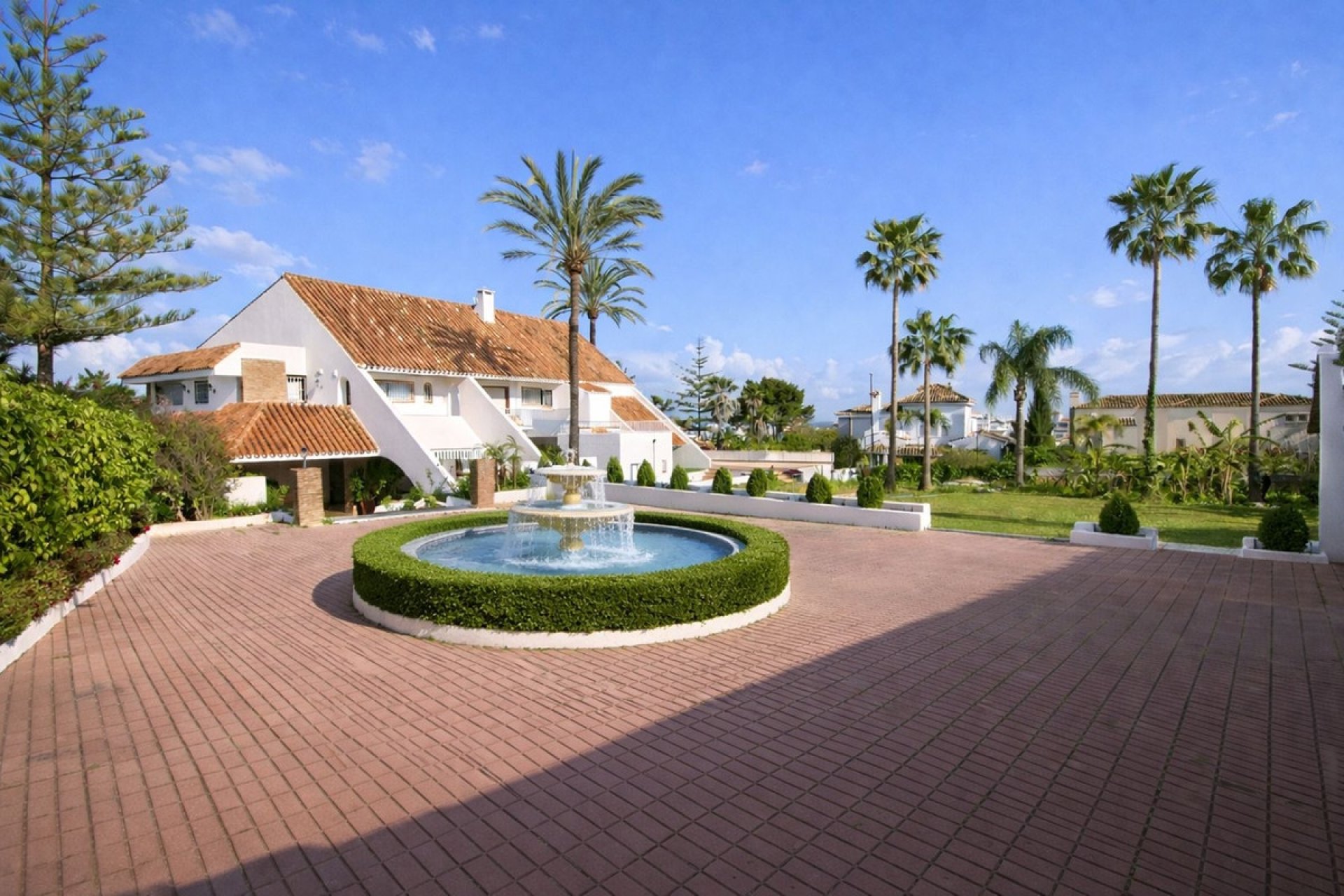 Rynek wtórny - Villa - Marbella - Puerto Banús