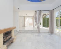Rynek wtórny - Villa - Marbella - Puerto Banús