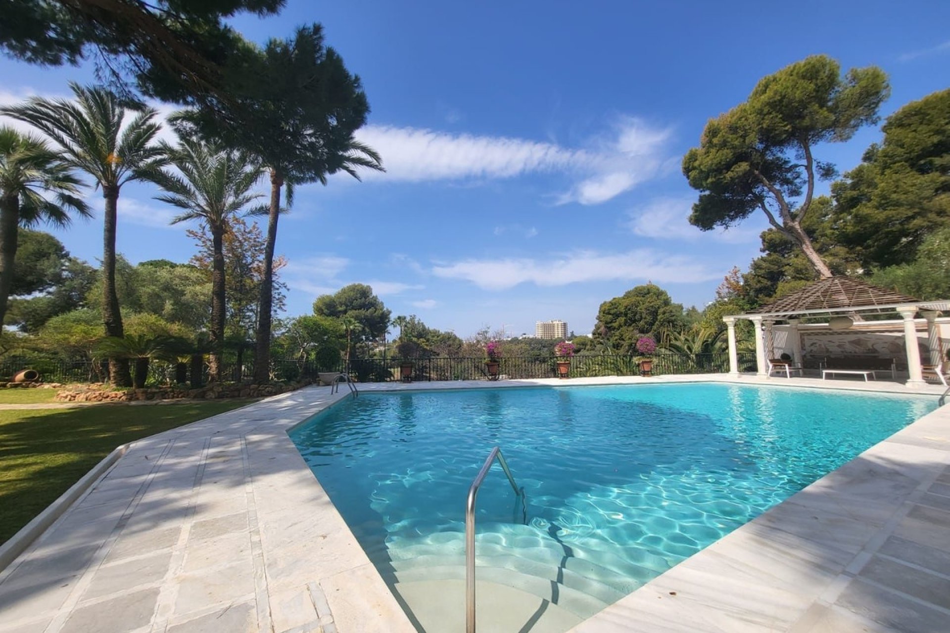 Rynek wtórny - Villa - Marbella - Río Real