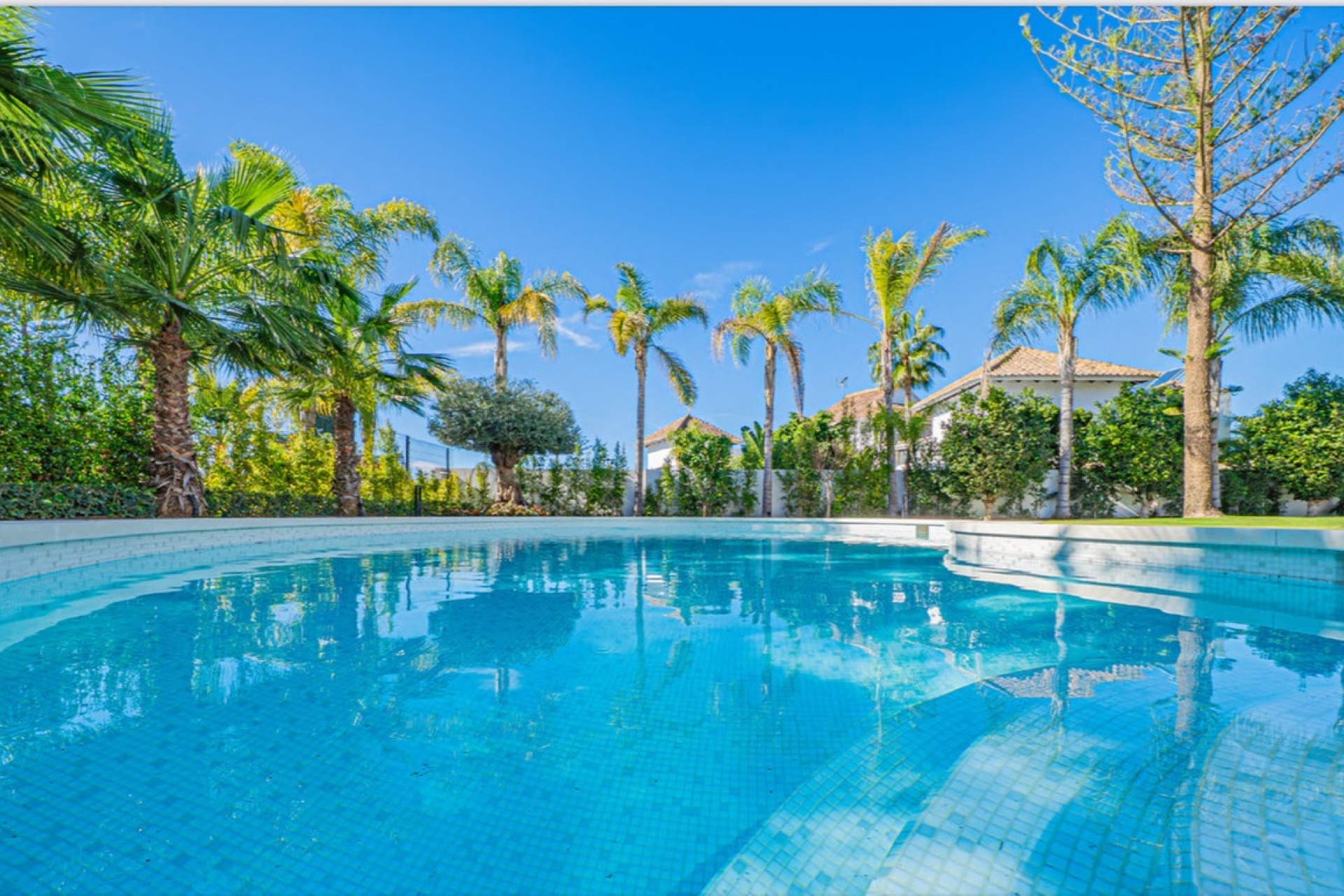 Rynek wtórny - Villa - Marbella - The Golden Mile