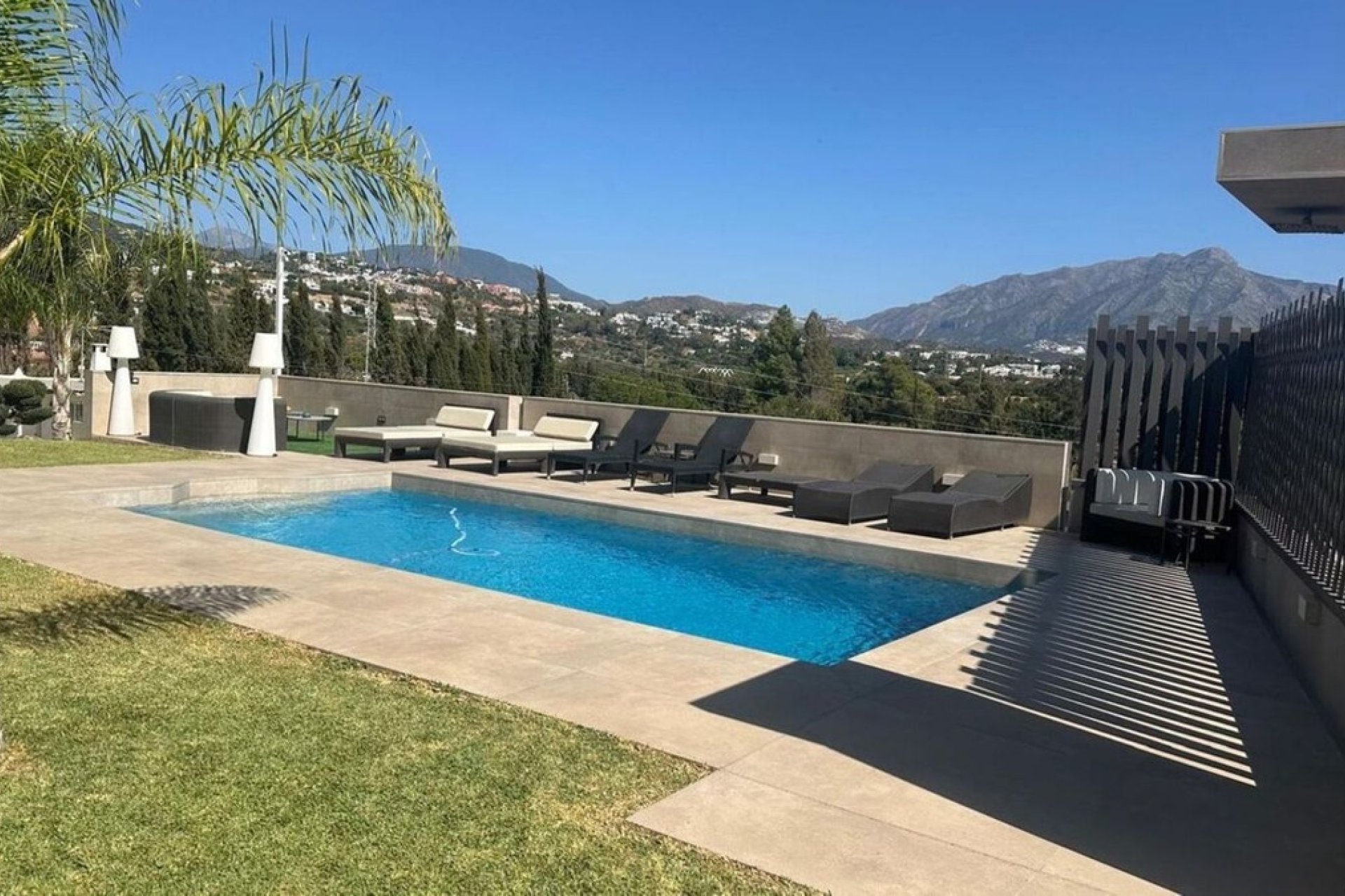 Rynek wtórny - Villa - Marbella - Valle del Sol