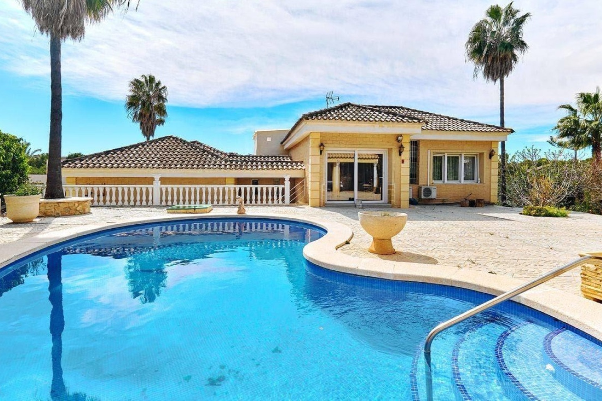 Rynek wtórny - Villa - Orihuela - Campoamor