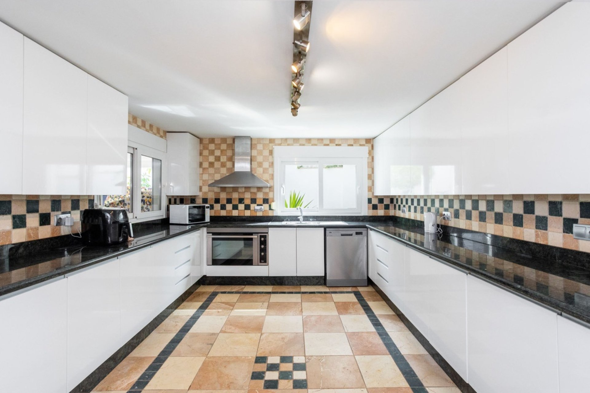 Rynek wtórny - Villa - Orihuela - Campoamor
