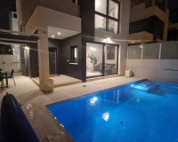 Rynek wtórny - Villa - Orihuela - Punta Prima