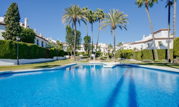 Town house - Resale - Estepona - Bel Air
