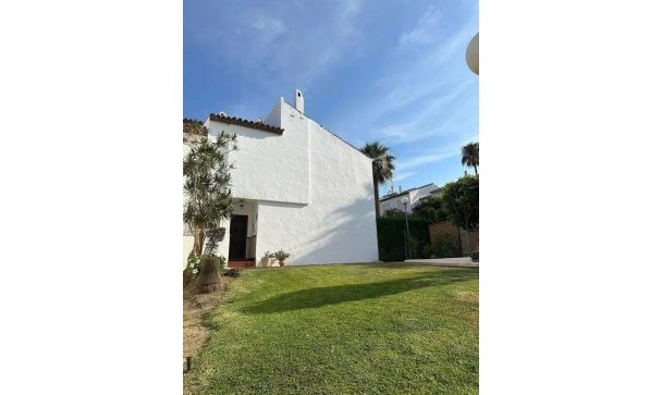 Town house - Resale - Estepona - Bel Air