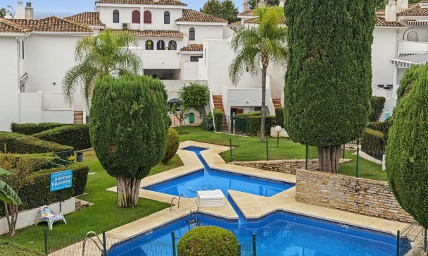 Town house - Resale - Estepona - Cancelada