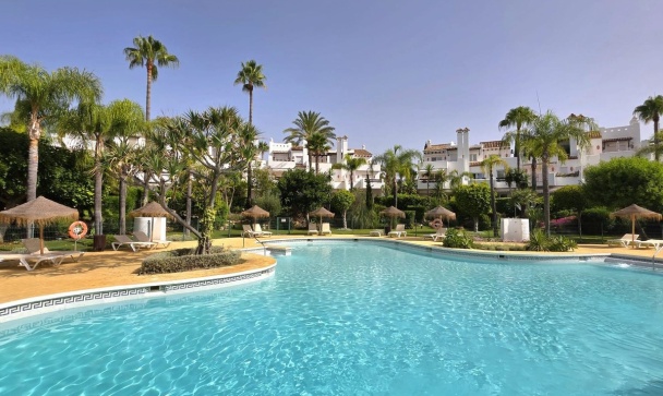 Town house - Resale - Estepona - Costalita