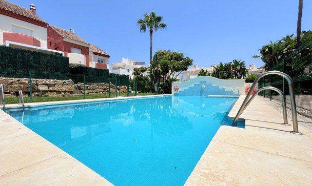 Town house - Resale - Estepona - Estepona Centro