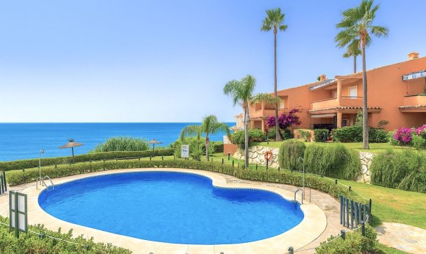Town house - Resale - Estepona - Estepona Centro