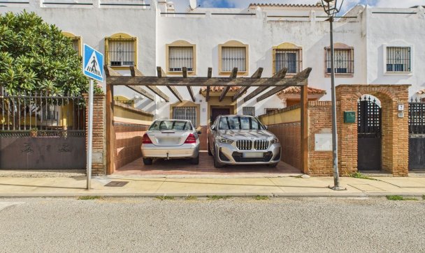Town house - Resale - Estepona - Estepona Centro