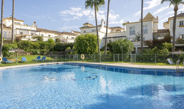 Town house - Resale - Estepona - Estepona Centro