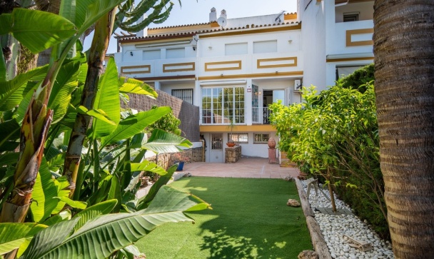 Town house - Resale - Estepona - Estepona Centro