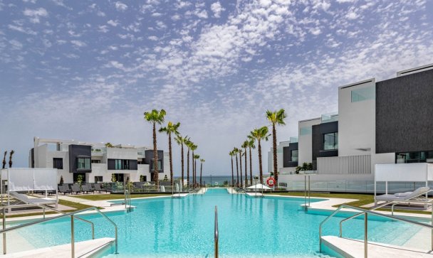 Town house - Resale - Estepona - Estepona Centro