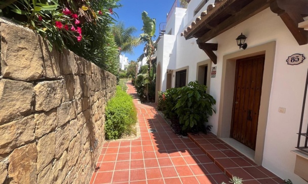 Town house - Resale - Estepona - Estepona Centro